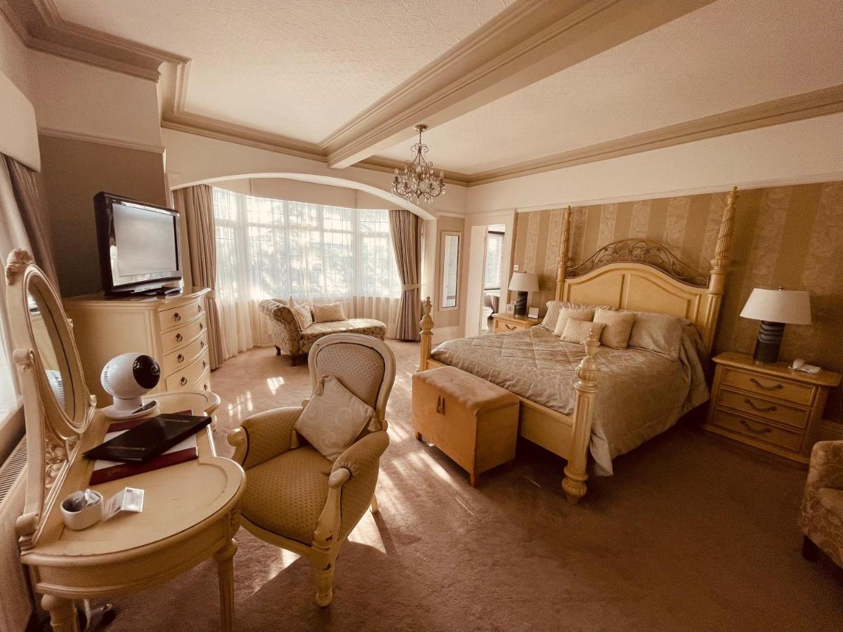 Nuthurst Grange Country House Hotel & Restaurant Солихъл Екстериор снимка