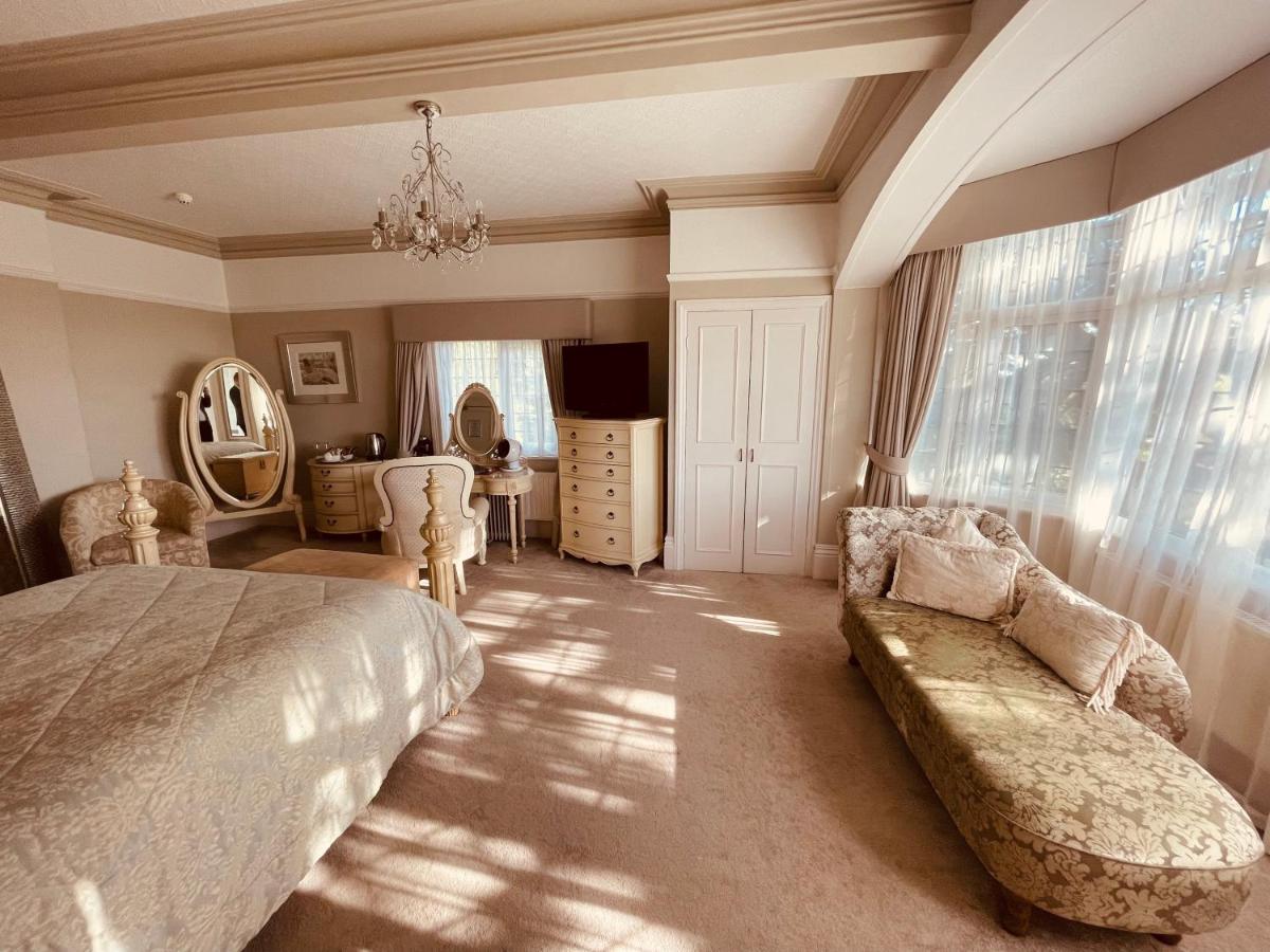 Nuthurst Grange Country House Hotel & Restaurant Солихъл Екстериор снимка