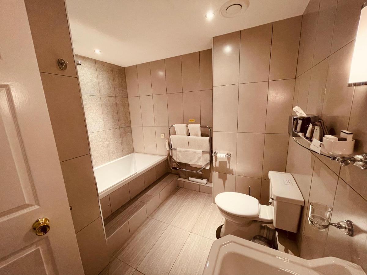 Nuthurst Grange Country House Hotel & Restaurant Солихъл Екстериор снимка